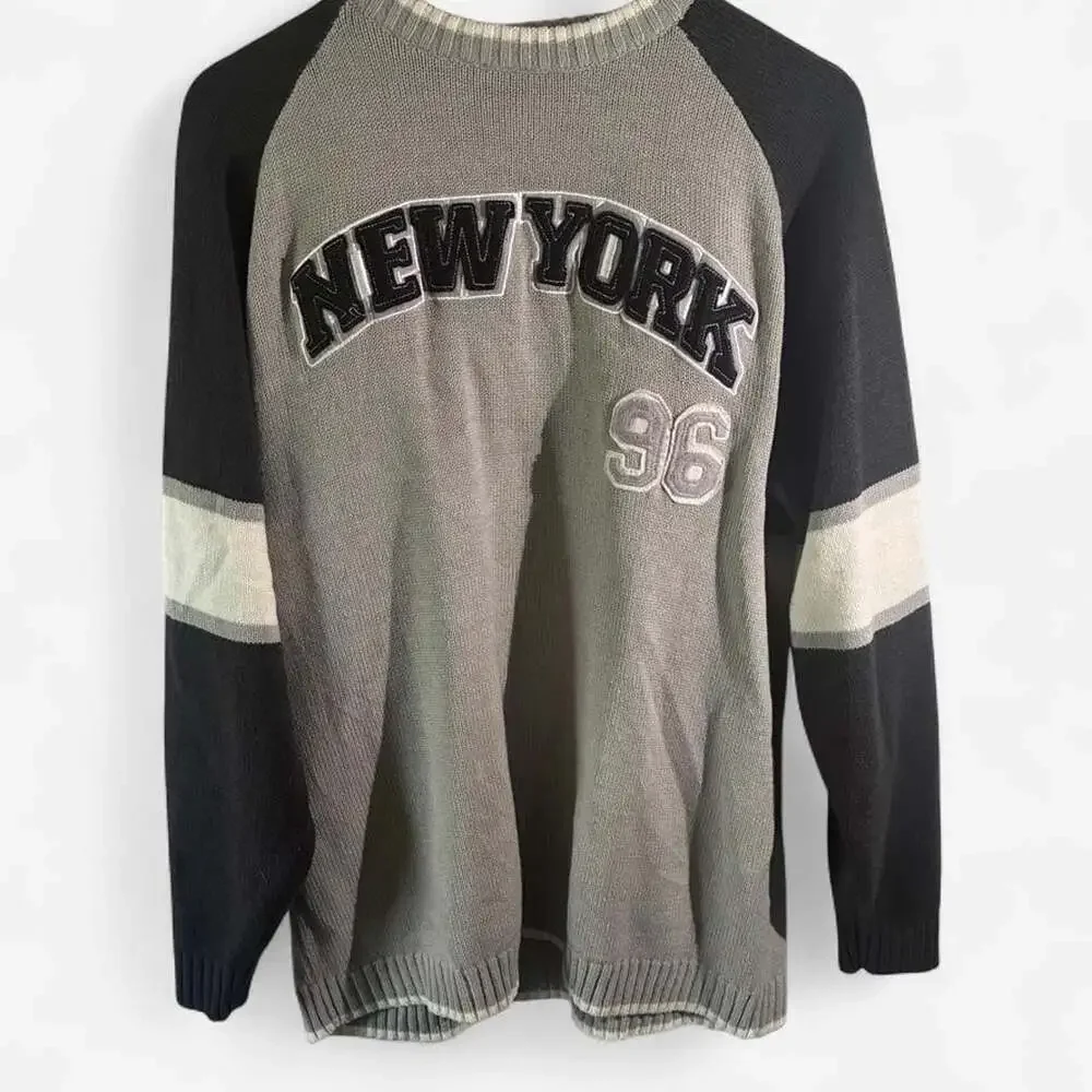 2000s Old Skool Urban Wear New York Knit Sweater